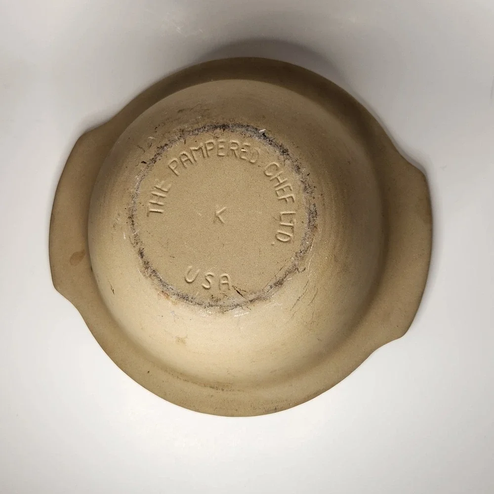 PAMPERED‎ CHEF Stoneware Baking Bowl Family Heritage 9 inch